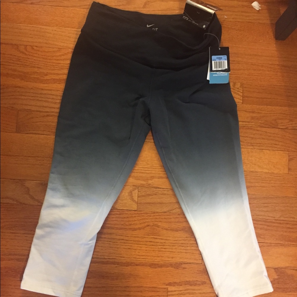 NWT Nike Legend Medium Ombré Leggings Crops